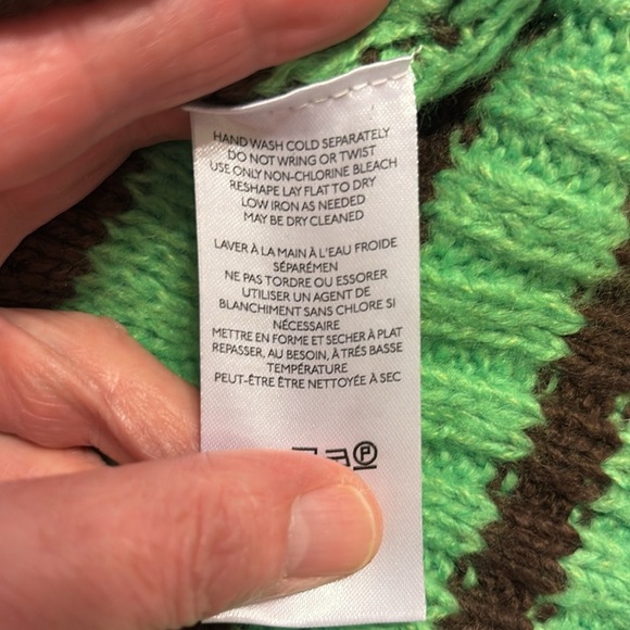 BDG Geometric Knit Sweater Vest in Green and Brown. Size SP - Picture 4 of 5